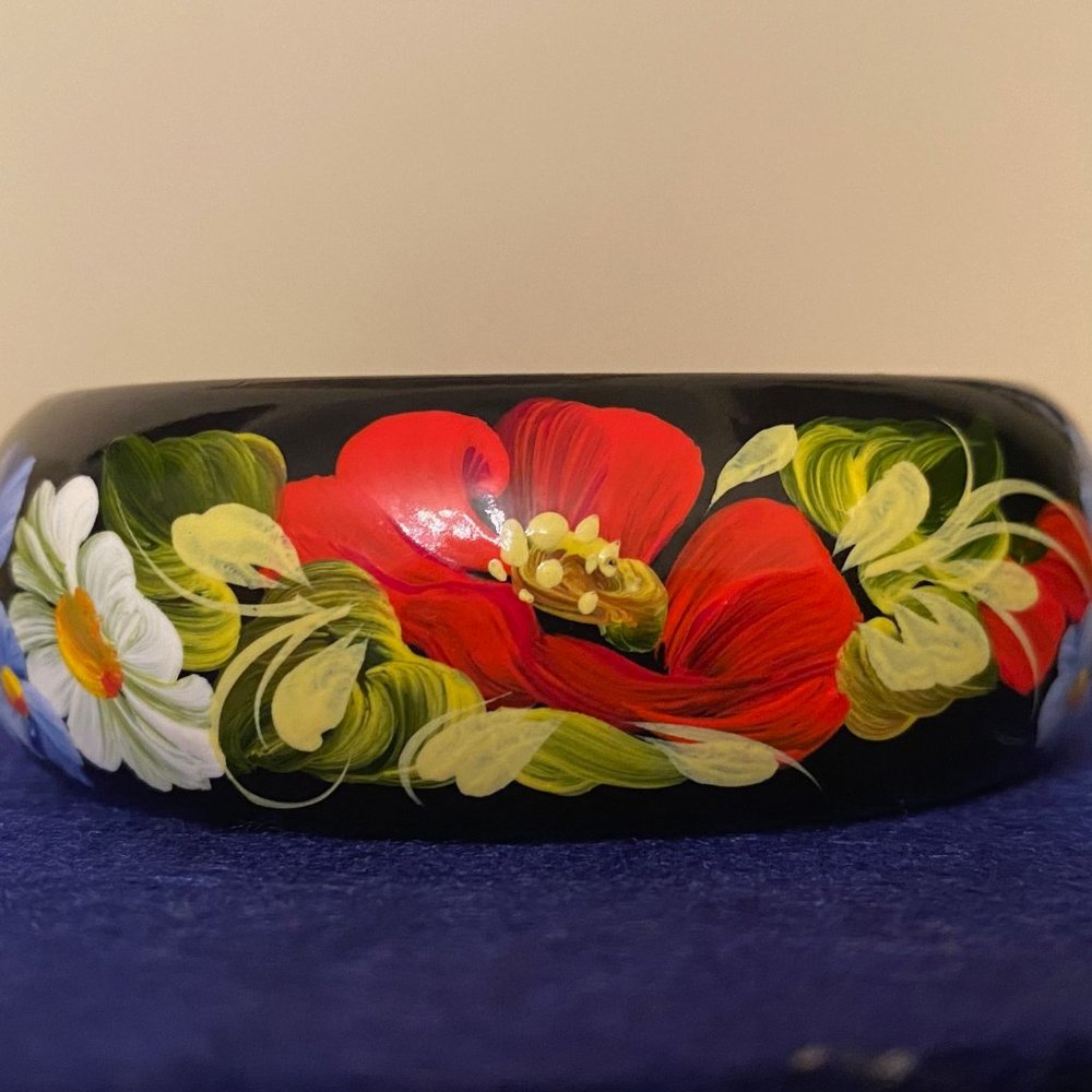 Rare Hand-Painted Ukranian Black Lacquer & Flowers Bracelet, 8" - Picture 4 of 9
